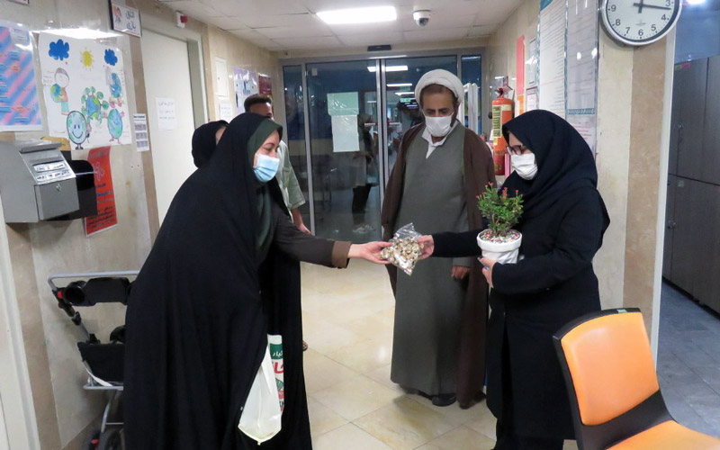 تجلیل از کادر درمان و مدافعان سلامت بیمارستان بهرامی به مناسبت دهه کرامت