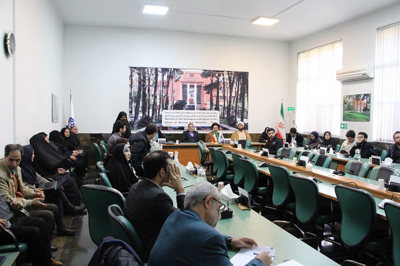 اولین جلسه از کرسی‌های آزاداندیشی «راهکارهای تحقق بیانیه گام دوم انقلاب در حوزه مراقبت و سلامت»
