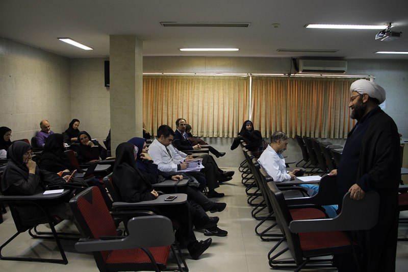 کلاس‌های روز سوم نهمین دوره طرح ضیافت اندیشه استادان دانشگاه علوم پزشکی تهران