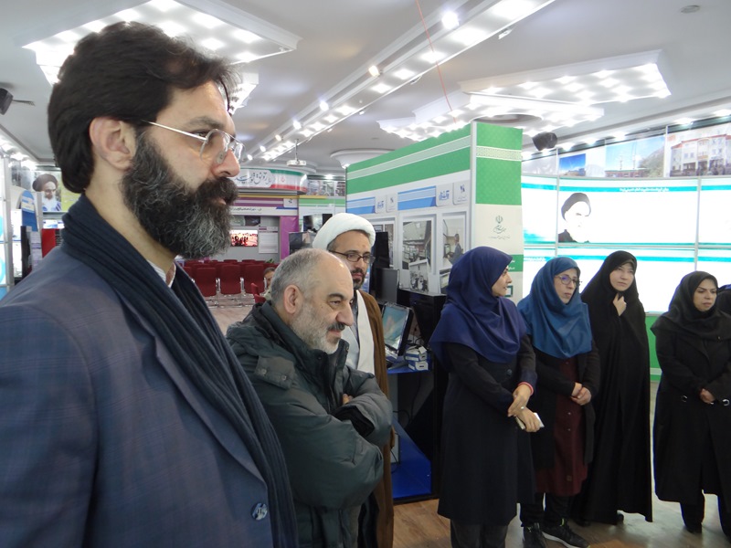 بازدید استادان دانشکده توانبخشی از نمایشگاه دستاوردهای ستاد اجرایی فرمان حضرت امام خمینی (ره)