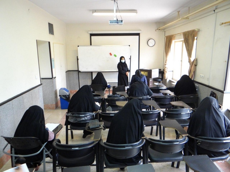 آزمون پایانی سومین دوره آموزشی و تجلیل از داوطلبان قرارگاه جهادی حضرت نرجس خاتون (س)