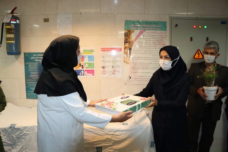 تجلیل از کادر درمانی و مدافعان سلامت بیمارستان ضیائیان به مناسبت دهه کرامت