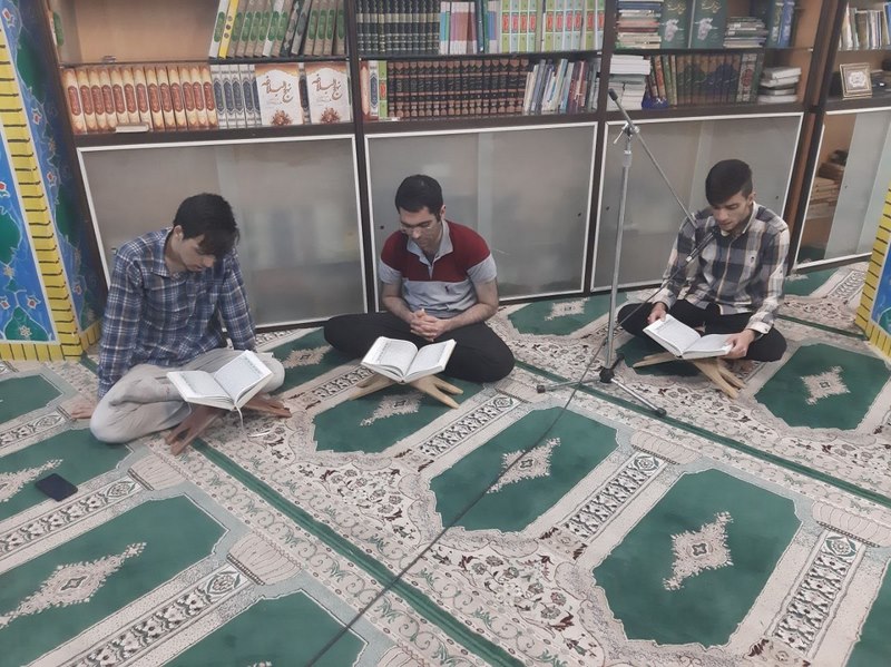 برگزاری محفل قرآنی در مسجد امام علی (ع) خوابگاه کوی