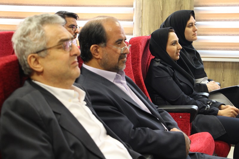 برگزاری نشست هم اندیشی استادان دانشکده داروسازی با موضوع ارزش علم در اسلام
