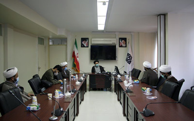 جلسه هم‌اندیشی مسئولین نهاد و مدیران قرارگاه جهادی نرجس خاتون (س) در خصوص فعالیت‌های جهادی انجام‌شده در دانشگاه در پیک سوم کرونا